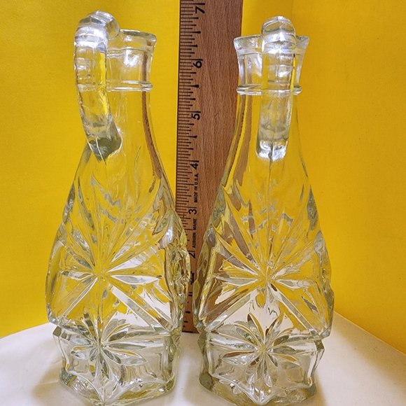 Vintage Anchor Hocking Prescut Clear Glass Star of David Cruets w/ Stoppers - Picture 6 of 10